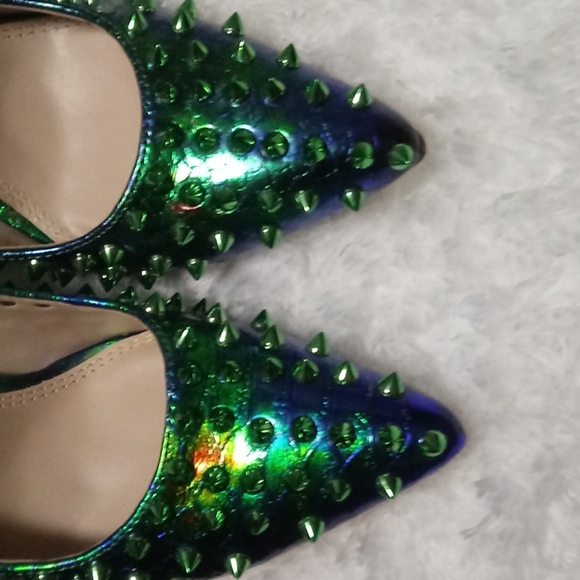 🪀SCARLET🪀 Metallic Hologram Rivet Hologram Stiletto Slip On Green Heels - Picture 3 of 9